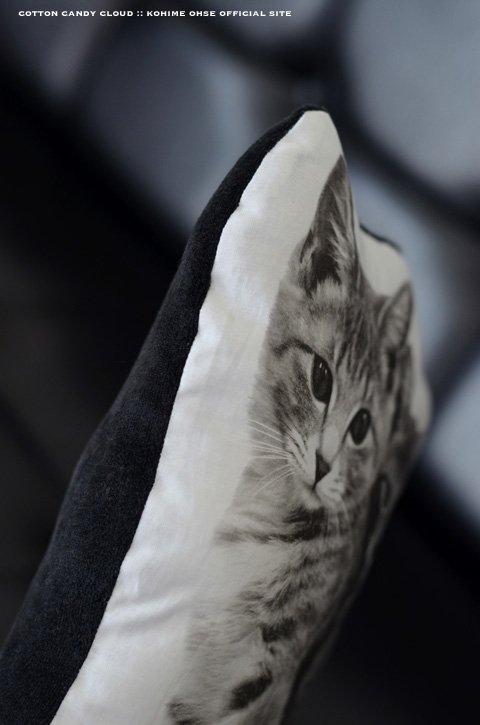 Uchineco-Cushion_05.jpg
